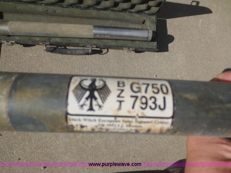 image for item AZ9136 Subshe 750 Tracker