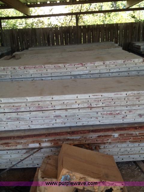 image for item D1321 Assorted Symons steel ply concrete forms