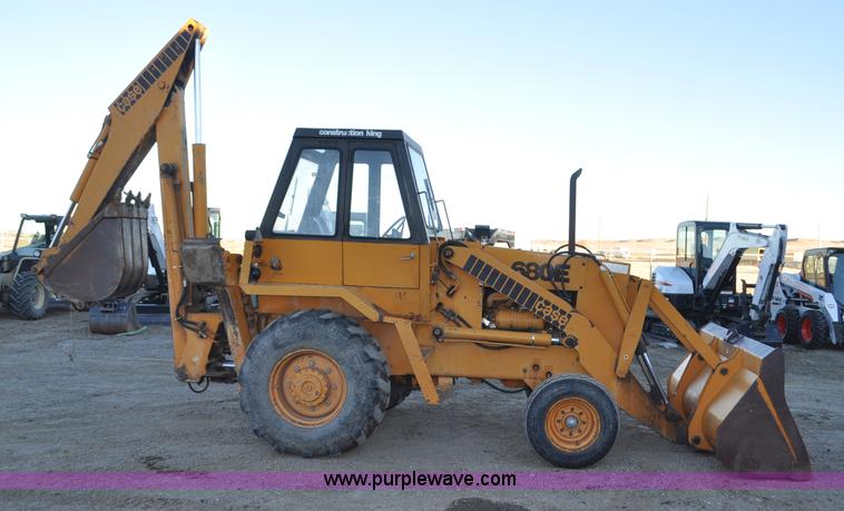 image for item F2128 1976 Case 680E Construction King backhoe