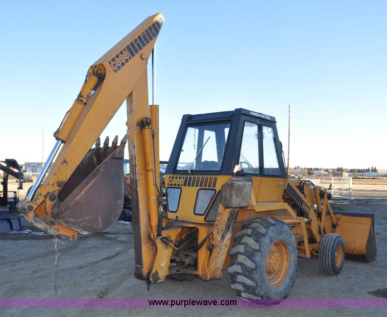 image for item F2128 1976 Case 680E Construction King backhoe