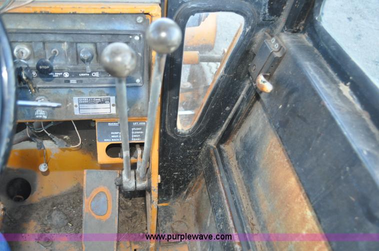 image for item F2128 1976 Case 680E Construction King backhoe