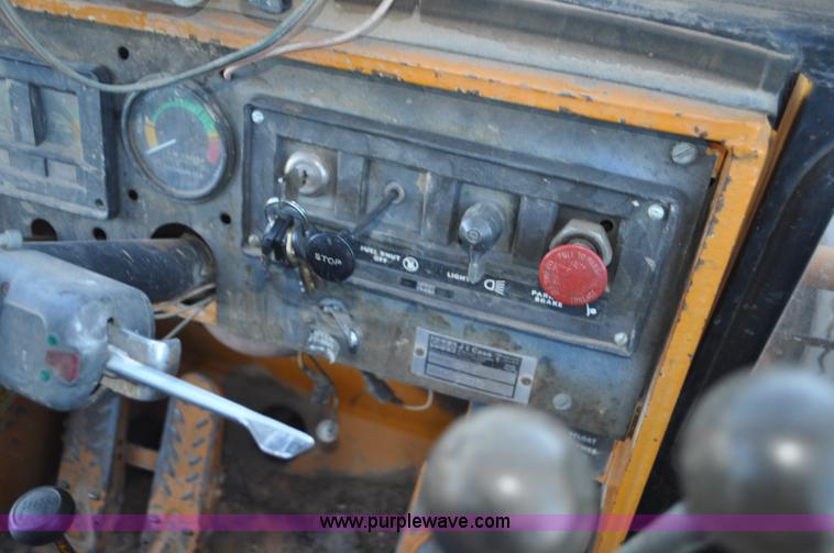 image for item F2128 1976 Case 680E Construction King backhoe