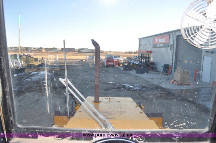 image for item F2128 1976 Case 680E Construction King backhoe