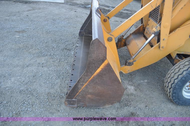 image for item F2128 1976 Case 680E Construction King backhoe