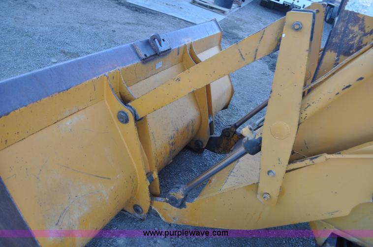 image for item F2128 1976 Case 680E Construction King backhoe