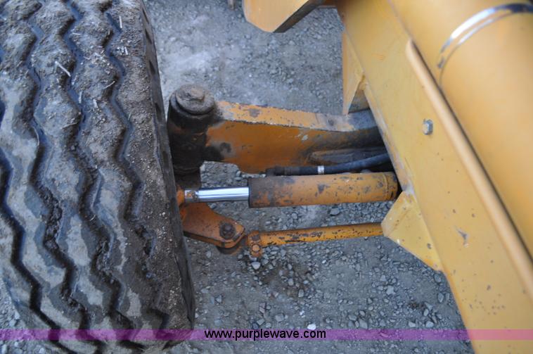 image for item F2128 1976 Case 680E Construction King backhoe