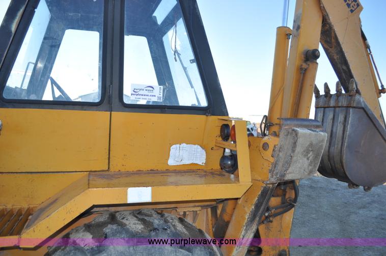 image for item F2128 1976 Case 680E Construction King backhoe