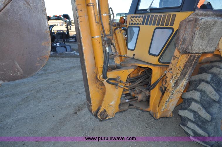 image for item F2128 1976 Case 680E Construction King backhoe