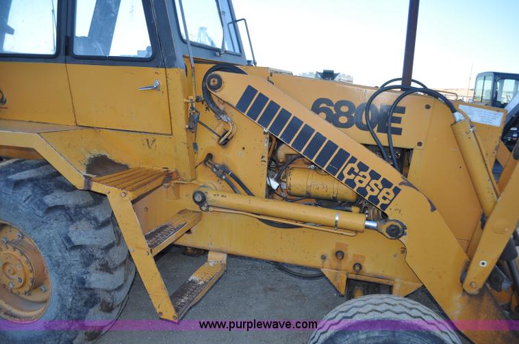 image for item F2128 1976 Case 680E Construction King backhoe