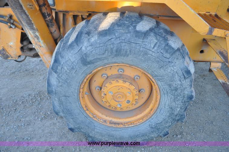 image for item F2128 1976 Case 680E Construction King backhoe