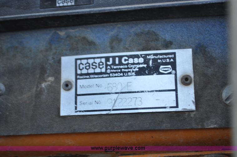 image for item F2128 1976 Case 680E Construction King backhoe