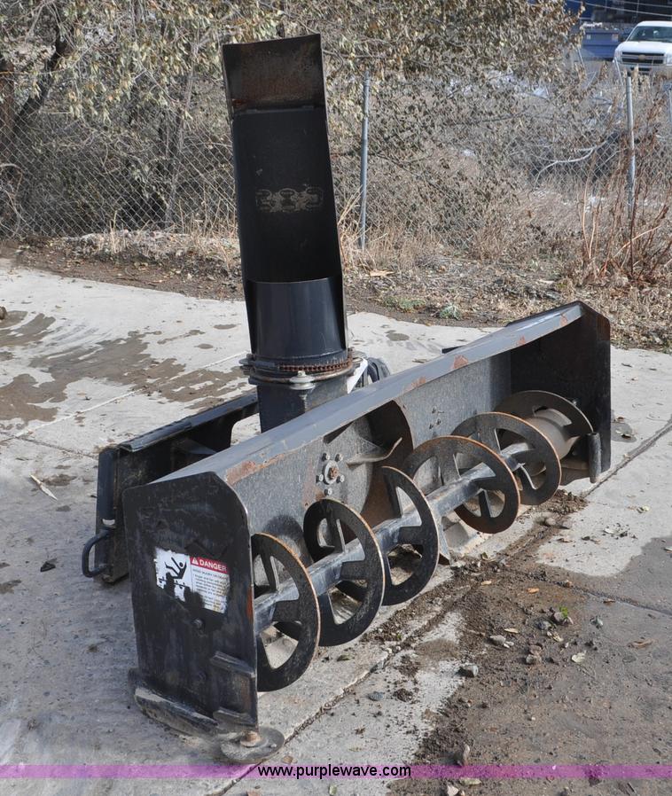 image for item F2131 2006 Bobcat SB200 skid steer snow blower