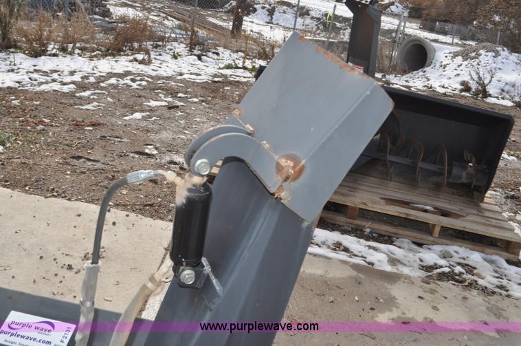 image for item F2131 2006 Bobcat SB200 skid steer snow blower