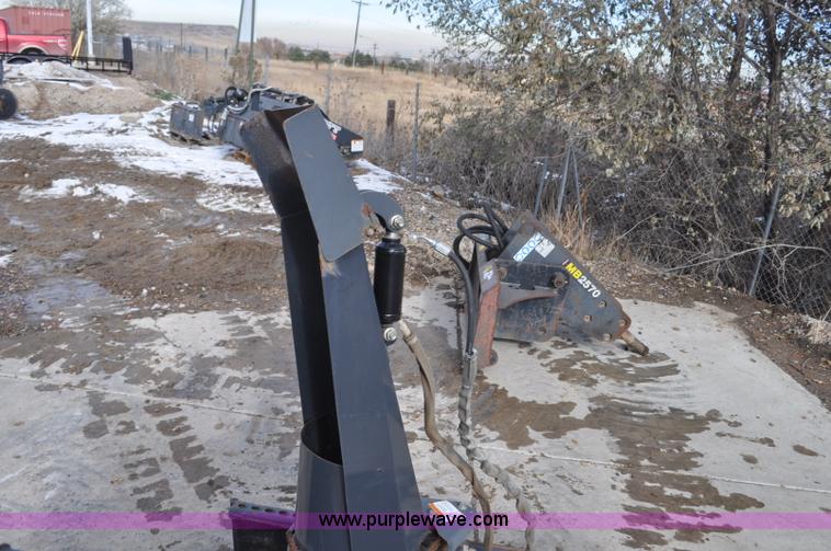 image for item F2131 2006 Bobcat SB200 skid steer snow blower