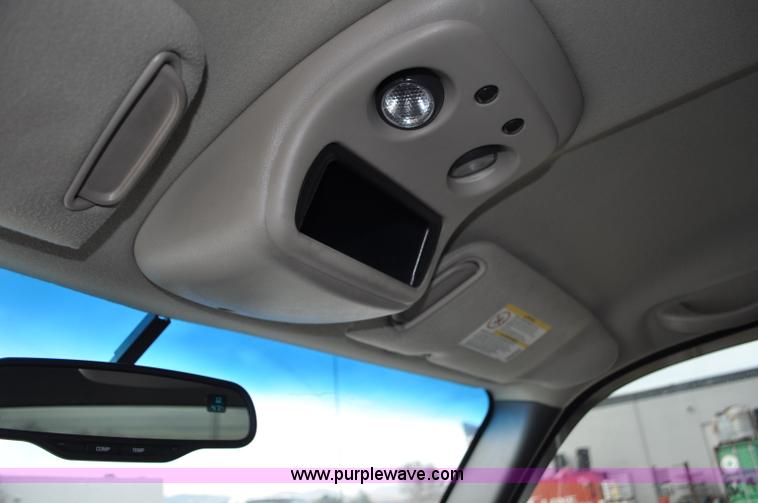 image for item F2137 2005 Chevrolet Silverado 3500 Ext. Cab pickup truck