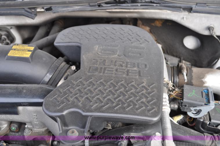 image for item F2137 2005 Chevrolet Silverado 3500 Ext. Cab pickup truck