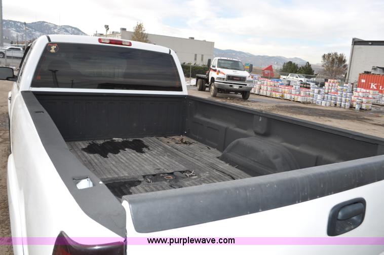 image for item F2137 2005 Chevrolet Silverado 3500 Ext. Cab pickup truck