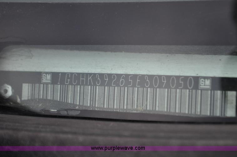 image for item F2137 2005 Chevrolet Silverado 3500 Ext. Cab pickup truck