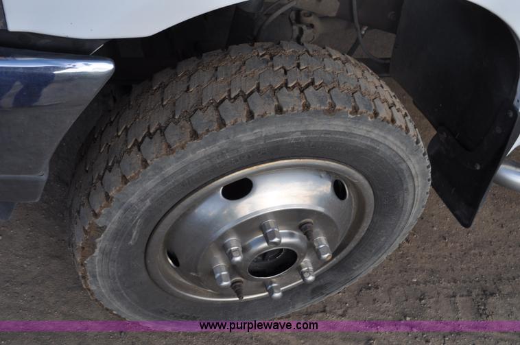 image for item F2150 2004 Ford F550 Super Duty service truck