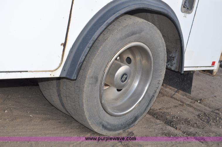 image for item F2150 2004 Ford F550 Super Duty service truck