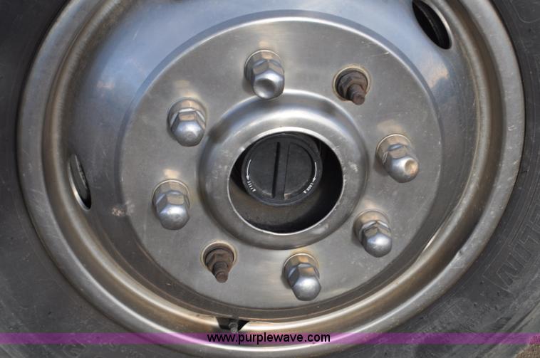 image for item F2150 2004 Ford F550 Super Duty service truck