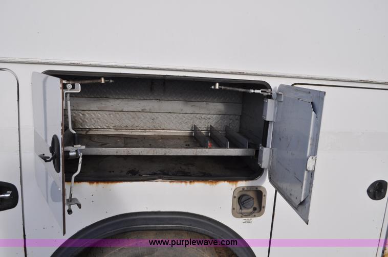 image for item F2150 2004 Ford F550 Super Duty service truck