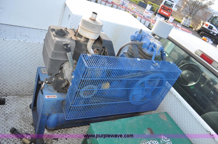 image for item F2150 2004 Ford F550 Super Duty service truck