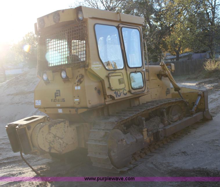 image for item F3384 1981 Fiat-Allis 10C dozer