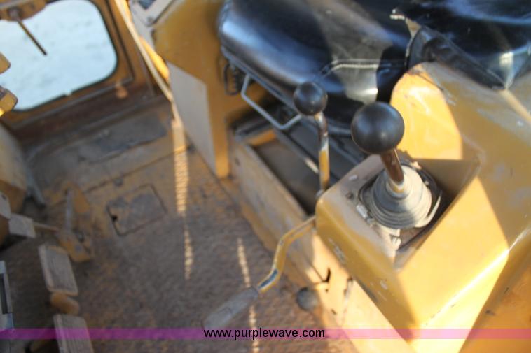 image for item F3384 1981 Fiat-Allis 10C dozer