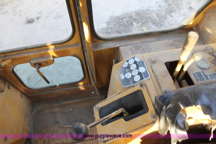 image for item F3384 1981 Fiat-Allis 10C dozer