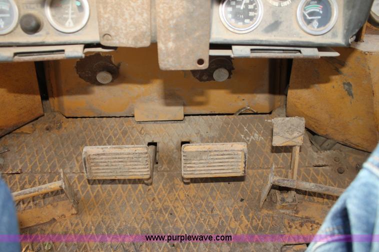 image for item F3384 1981 Fiat-Allis 10C dozer