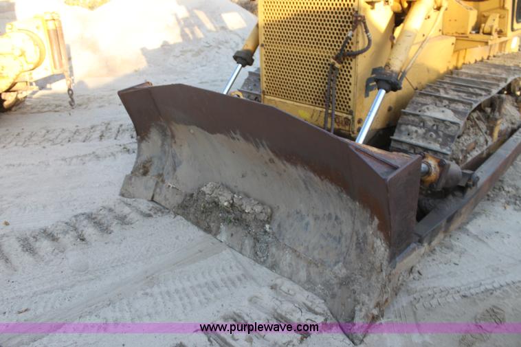 image for item F3384 1981 Fiat-Allis 10C dozer