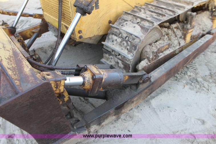 image for item F3384 1981 Fiat-Allis 10C dozer