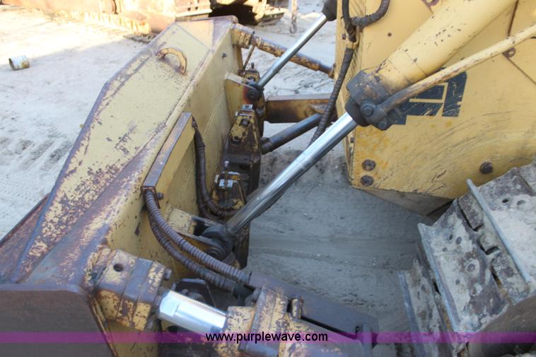 image for item F3384 1981 Fiat-Allis 10C dozer