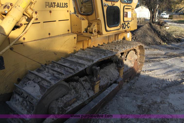 image for item F3384 1981 Fiat-Allis 10C dozer