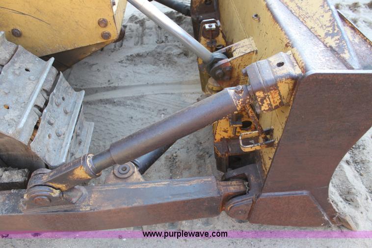 image for item F3384 1981 Fiat-Allis 10C dozer