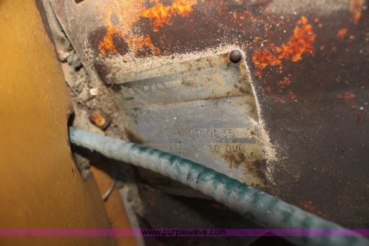 image for item F3384 1981 Fiat-Allis 10C dozer