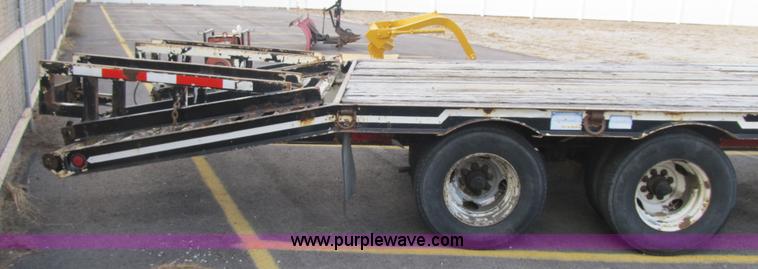 image for item F8890 1995 CZ Engineering CZ20KT flatbed trailer