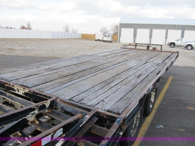 image for item F8890 1995 CZ Engineering CZ20KT flatbed trailer