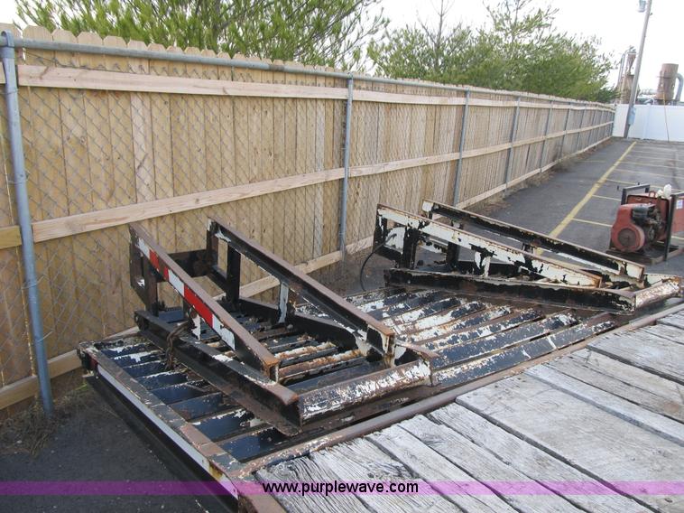 image for item F8890 1995 CZ Engineering CZ20KT flatbed trailer