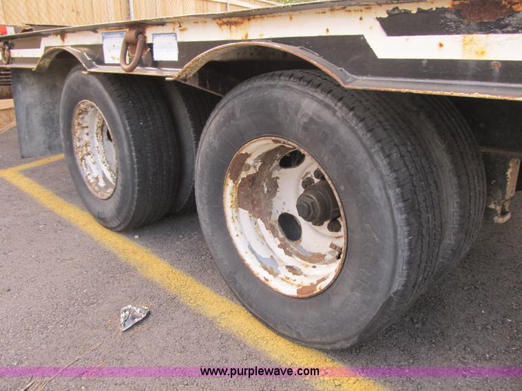 image for item F8890 1995 CZ Engineering CZ20KT flatbed trailer