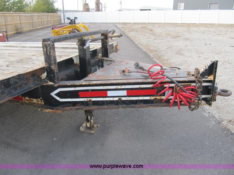 image for item F8890 1995 CZ Engineering CZ20KT flatbed trailer
