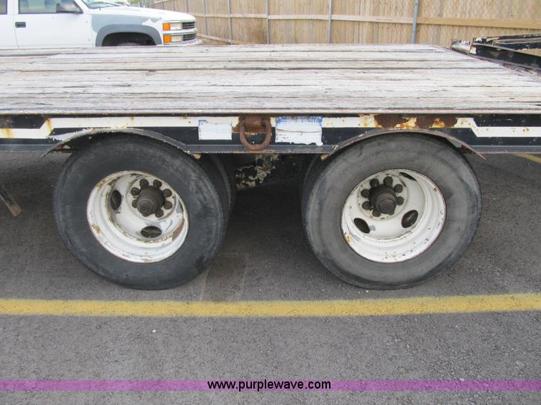 image for item F8890 1995 CZ Engineering CZ20KT flatbed trailer