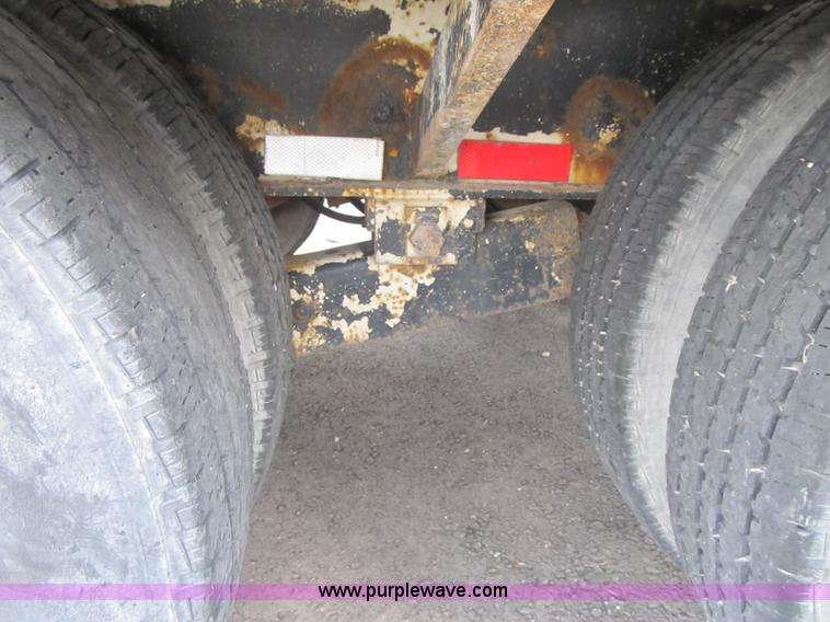 image for item F8890 1995 CZ Engineering CZ20KT flatbed trailer