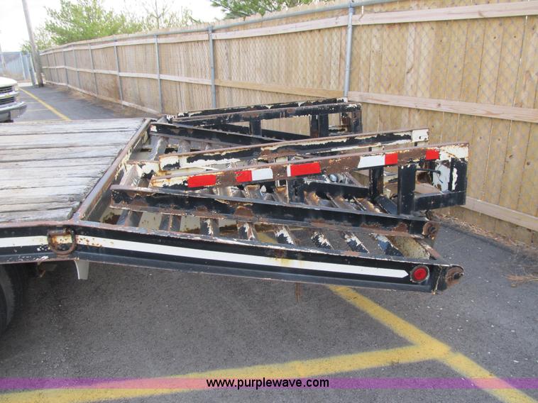 image for item F8890 1995 CZ Engineering CZ20KT flatbed trailer