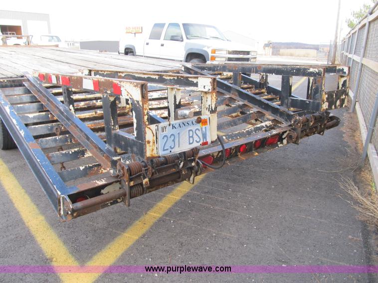 image for item F8890 1995 CZ Engineering CZ20KT flatbed trailer