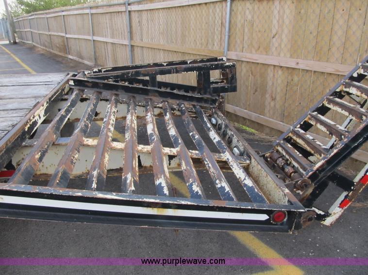 image for item F8890 1995 CZ Engineering CZ20KT flatbed trailer
