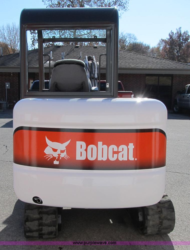 image for item F8892 2001 Bobcat 331D compact excavator