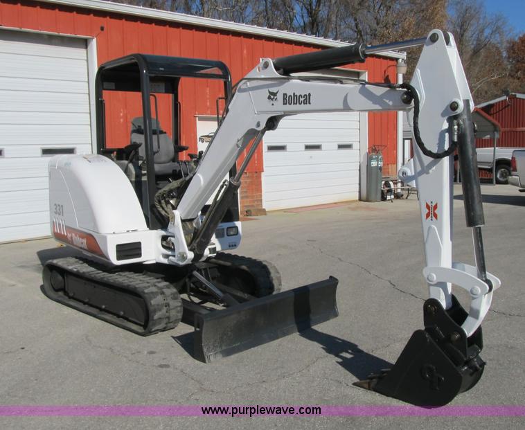 image for item F8892 2001 Bobcat 331D compact excavator