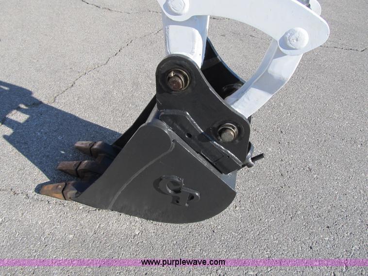 image for item F8892 2001 Bobcat 331D compact excavator